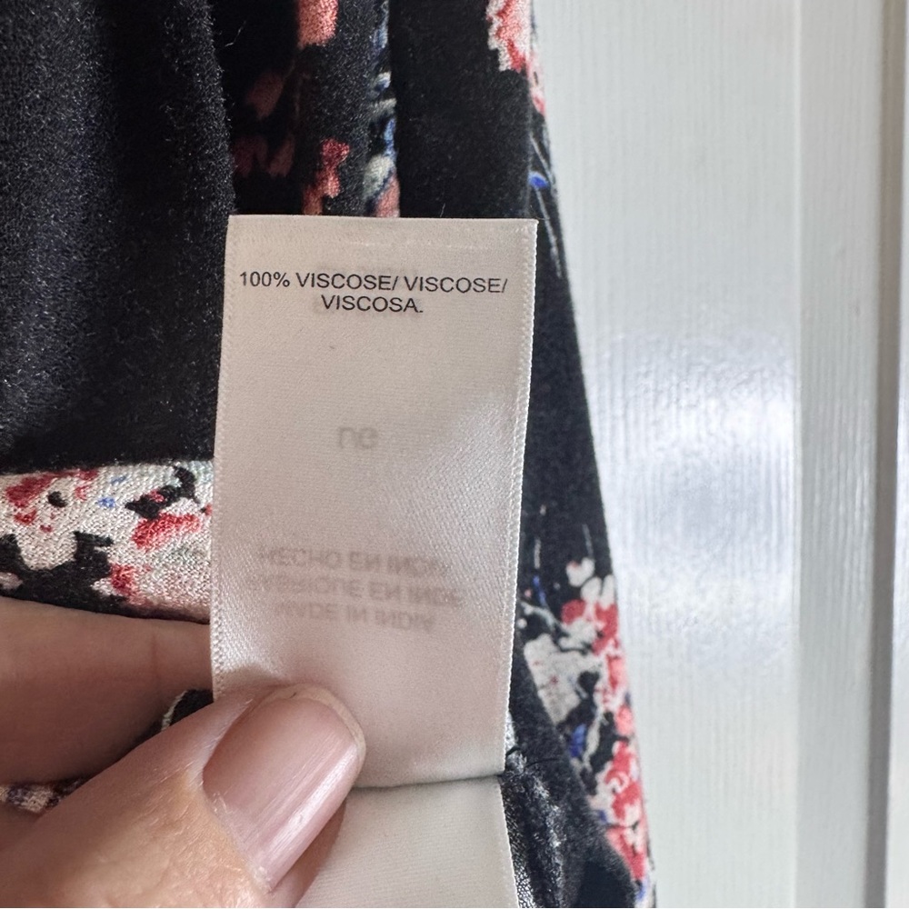 Lucky Brand Navy Floral Blouse Size L - Picture 5 of 5